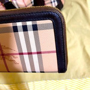 Burberry bag & wallet set